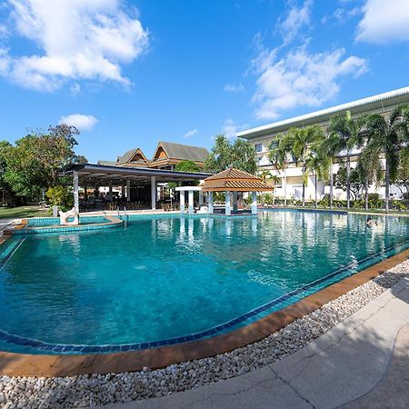 Blue Beach Grand Resort And Spa In Chalong Phuket By Dayuu Ban Saiyuan Exteriör bild