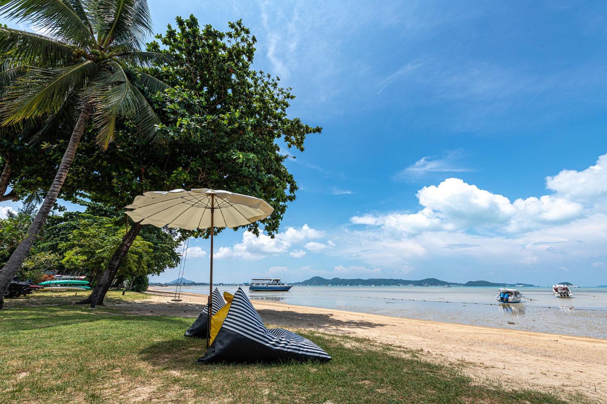 Blue Beach Grand Resort And Spa In Chalong Phuket By Dayuu Ban Saiyuan Exteriör bild
