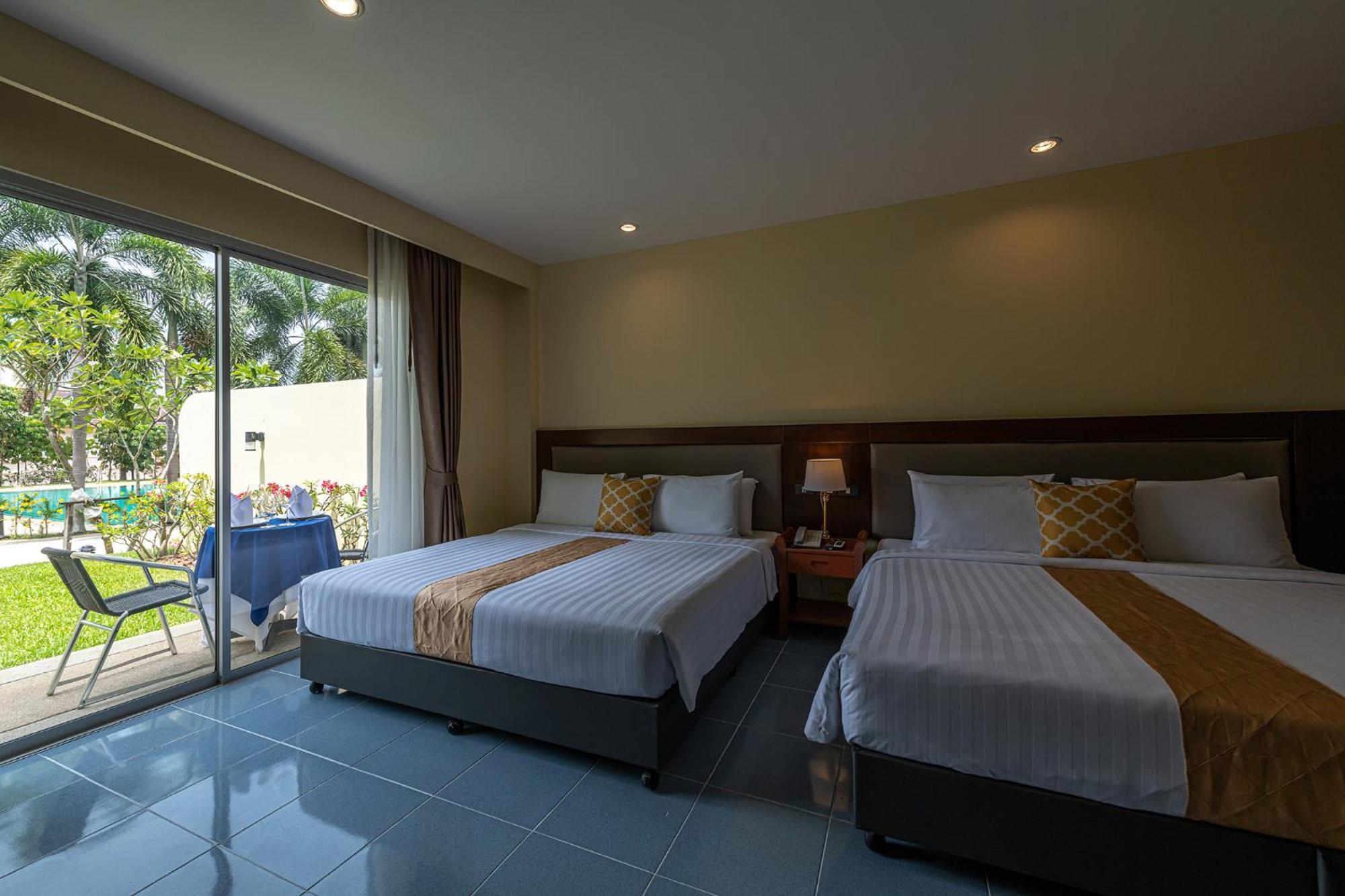 Blue Beach Grand Resort And Spa In Chalong Phuket By Dayuu Ban Saiyuan Exteriör bild