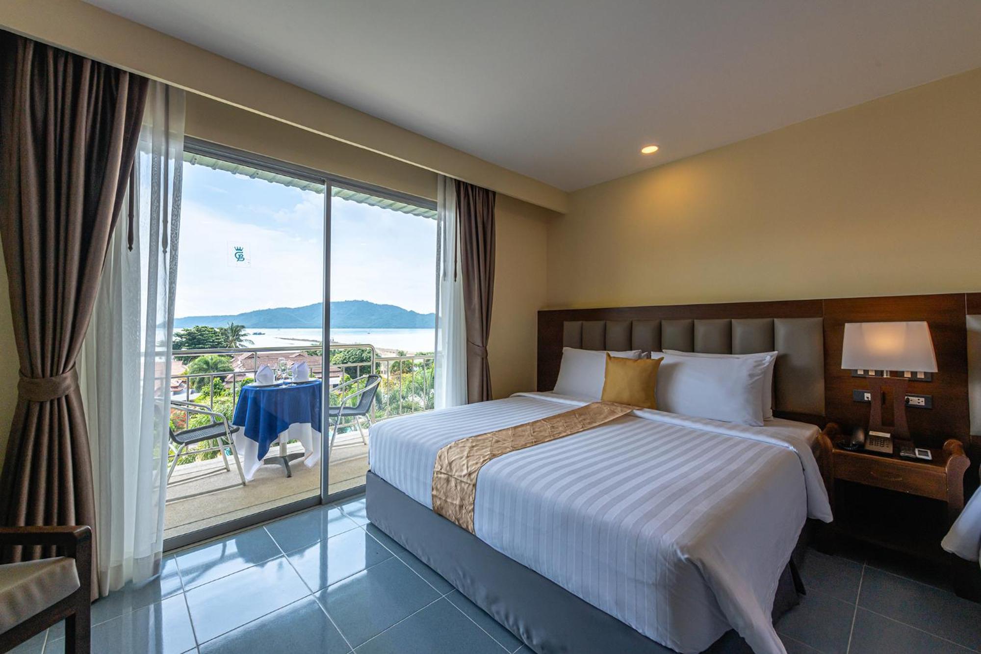 Blue Beach Grand Resort And Spa In Chalong Phuket By Dayuu Ban Saiyuan Exteriör bild