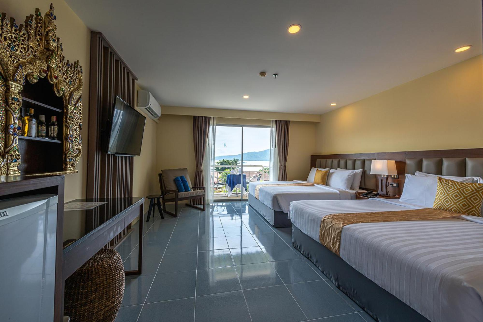 Blue Beach Grand Resort And Spa In Chalong Phuket By Dayuu Ban Saiyuan Exteriör bild