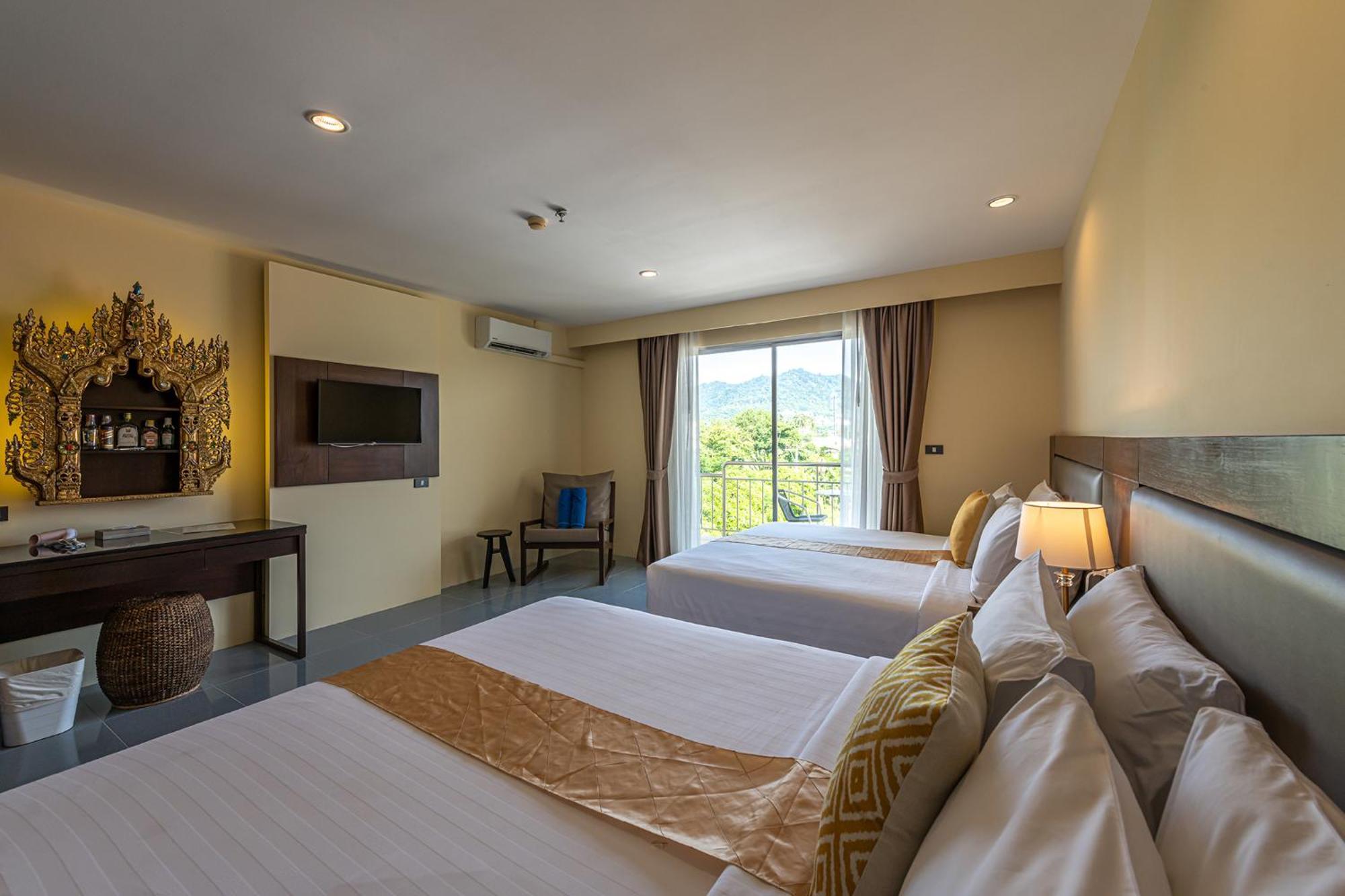 Blue Beach Grand Resort And Spa In Chalong Phuket By Dayuu Ban Saiyuan Exteriör bild