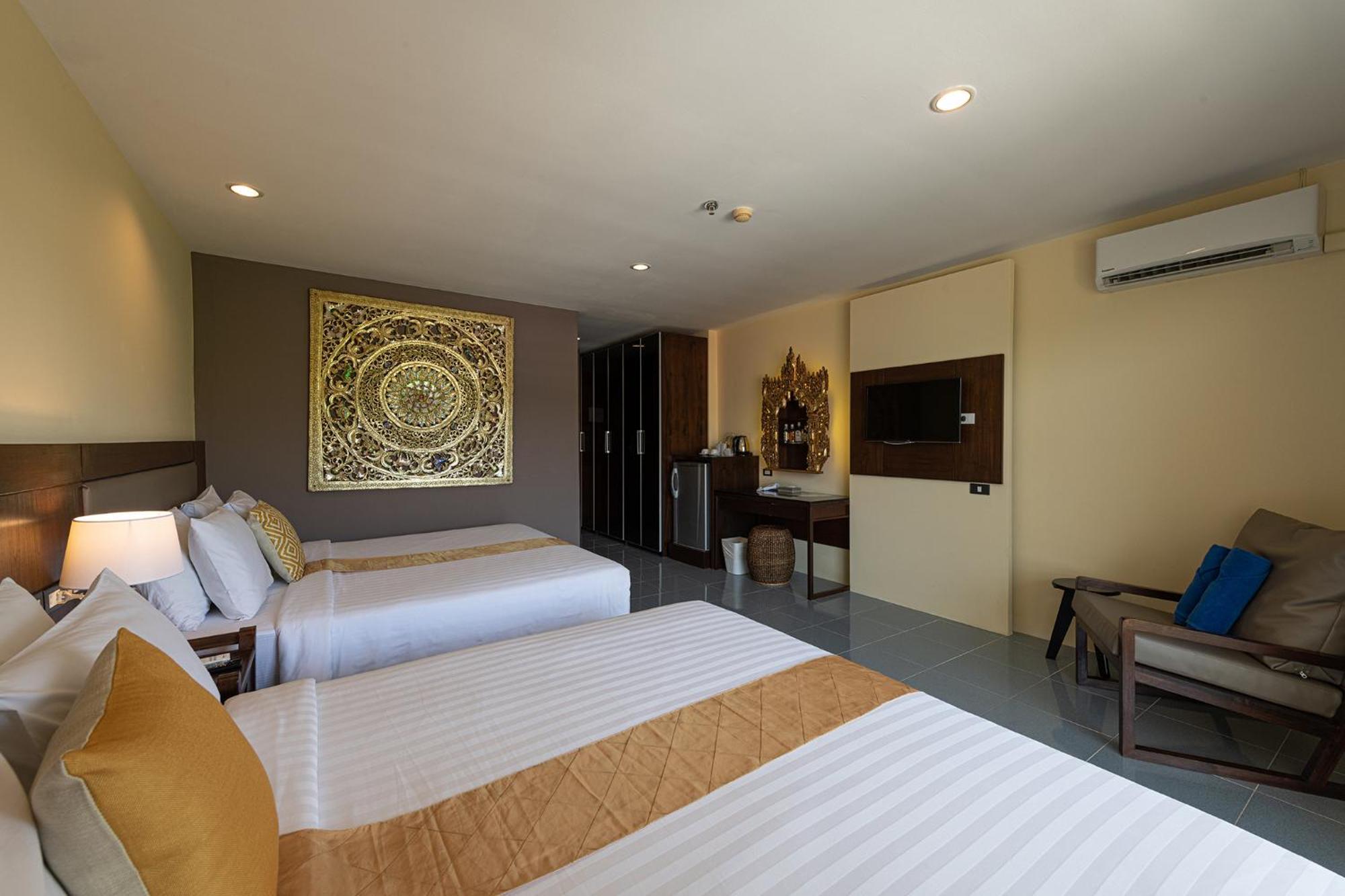 Blue Beach Grand Resort And Spa In Chalong Phuket By Dayuu Ban Saiyuan Exteriör bild