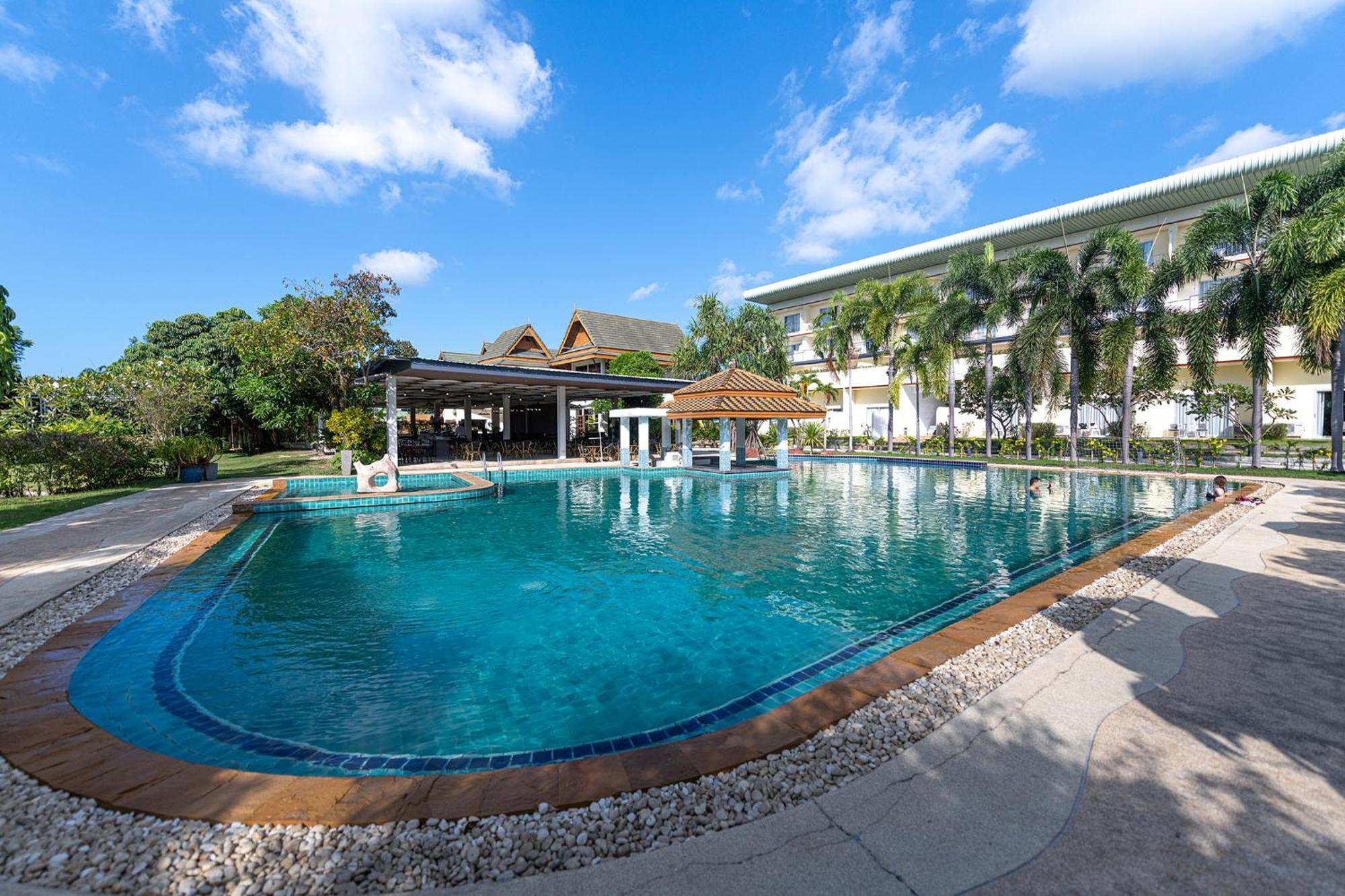 Blue Beach Grand Resort And Spa In Chalong Phuket By Dayuu Ban Saiyuan Exteriör bild