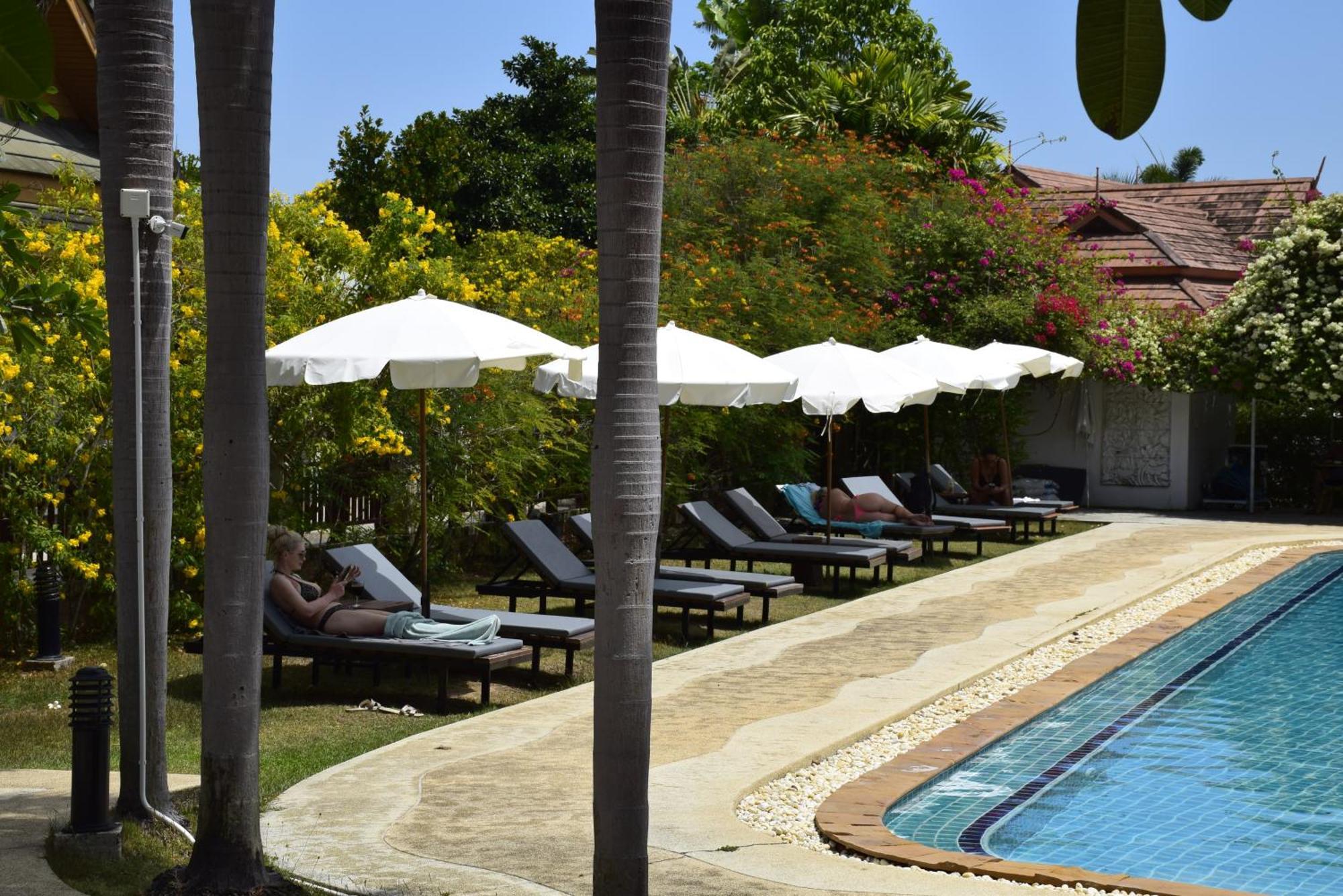 Blue Beach Grand Resort And Spa In Chalong Phuket By Dayuu Ban Saiyuan Exteriör bild