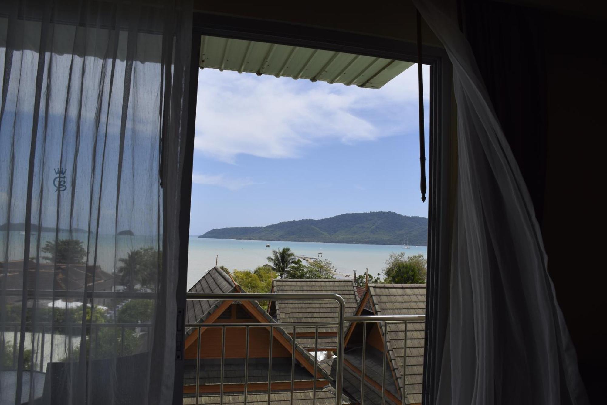 Blue Beach Grand Resort And Spa In Chalong Phuket By Dayuu Ban Saiyuan Exteriör bild