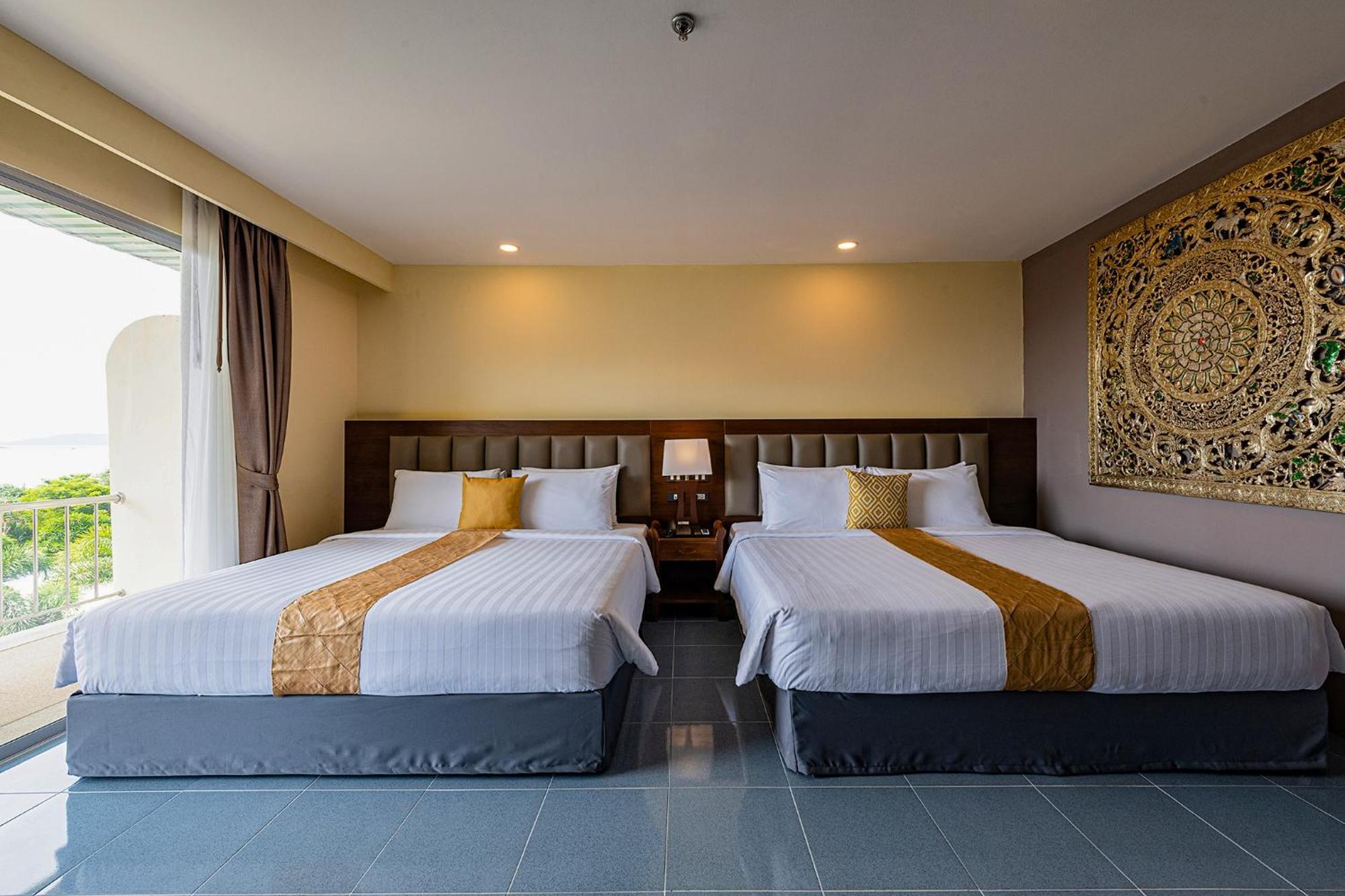 Blue Beach Grand Resort And Spa In Chalong Phuket By Dayuu Ban Saiyuan Exteriör bild