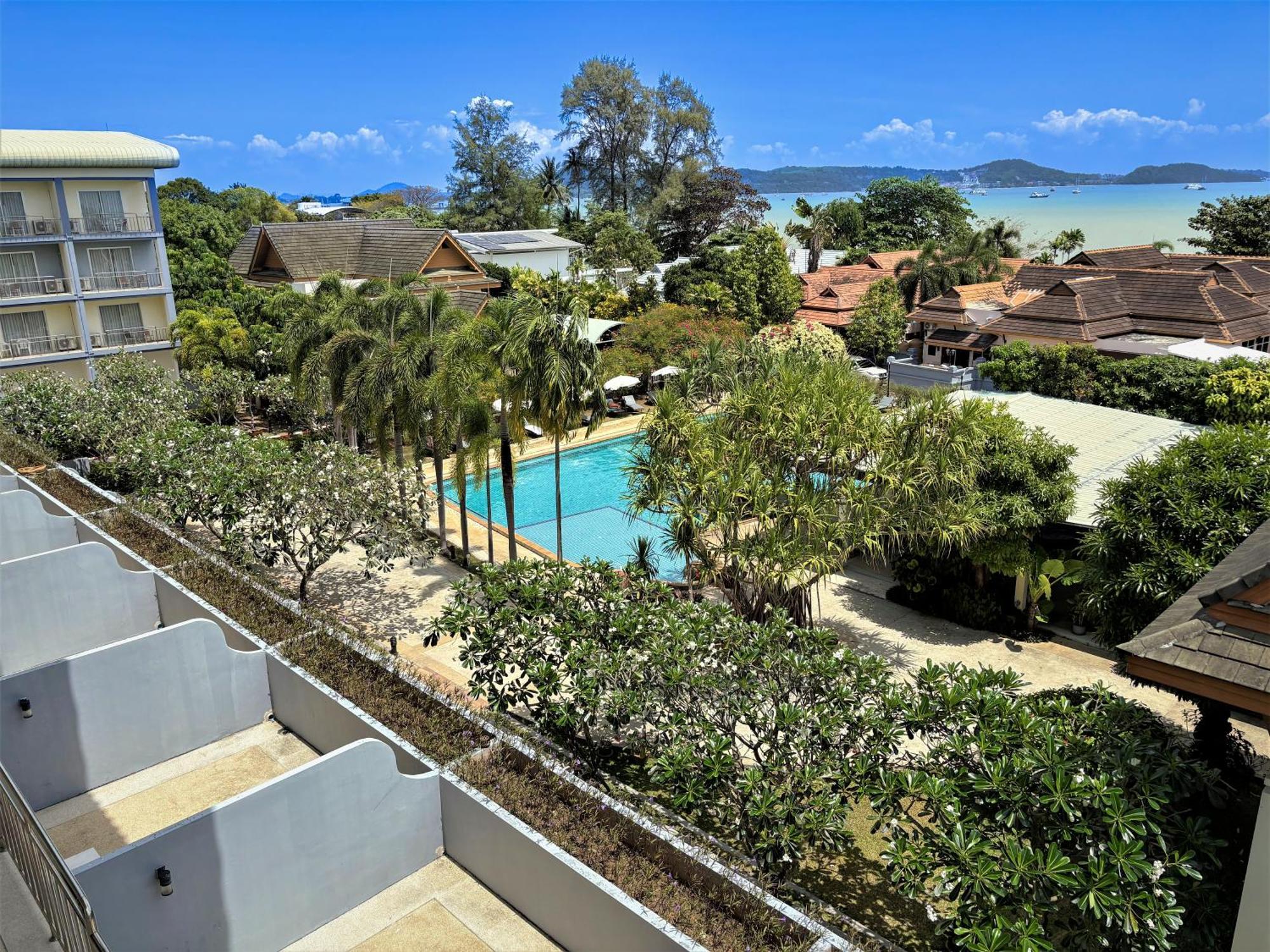 Blue Beach Grand Resort And Spa In Chalong Phuket By Dayuu Ban Saiyuan Exteriör bild